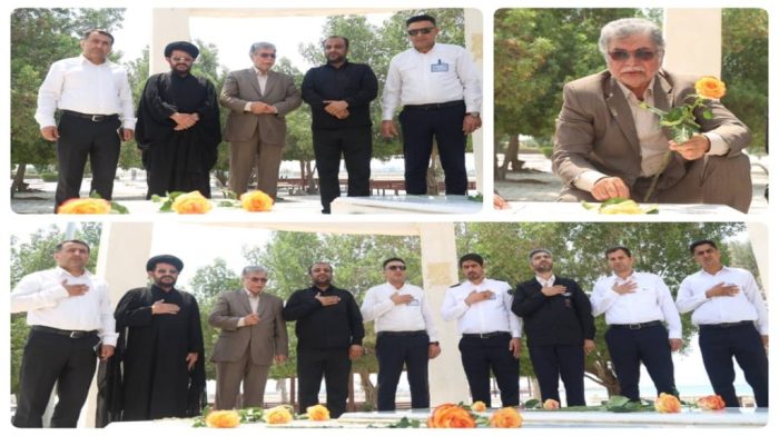 غبارروبی و عطرافشانی مزار شهدای گمنام شهر نخل تقی توسط مدیرعامل و کارکنان پتروشیمی بوشهر غبارروبی و عطرافشانی مزار شهدای گمنام شهر نخل تقی توسط مدیرعامل و کارکنان پتروشیمی بوشهر