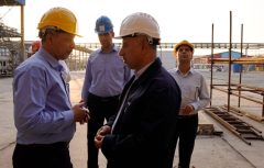 در جریان بازدید از واحد آروماتیک؛ گفت‌ وگوی رودررو و صمیمی مدیرعامل پتروشیمی بندرامام با کارکنان