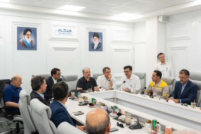آغاز عملیات نصب و راه‌اندازی رآکتور اوره شرکت پتروشیمی هنگام با حضور شریعتمداری