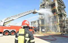 رزمایش پدافند شیمیایی با محوریت مقابله با آتش‌سوزی در پتروشیمی تبریز