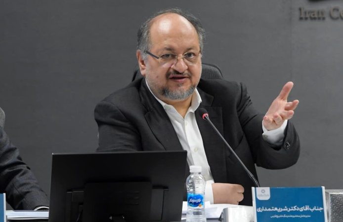 محمد شریعتمداری در مراسم رونمایی از اوراق مرابحه ارزی پتروشیمی بندر امام: با بهره‌برداری از طرح کلرآلکالی، سالانه ۴۰۰ میلیون دلار به درآمد ارزی این شرکت افزوده می‌شود