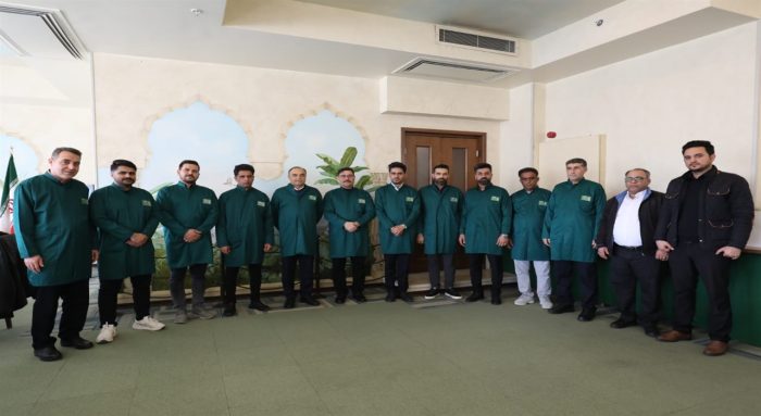 دومین مرحله اعزام کارکنان شرکت پتروشیمی بوشهر به طرح «چای خدمت» در حرم مطهر رضوی