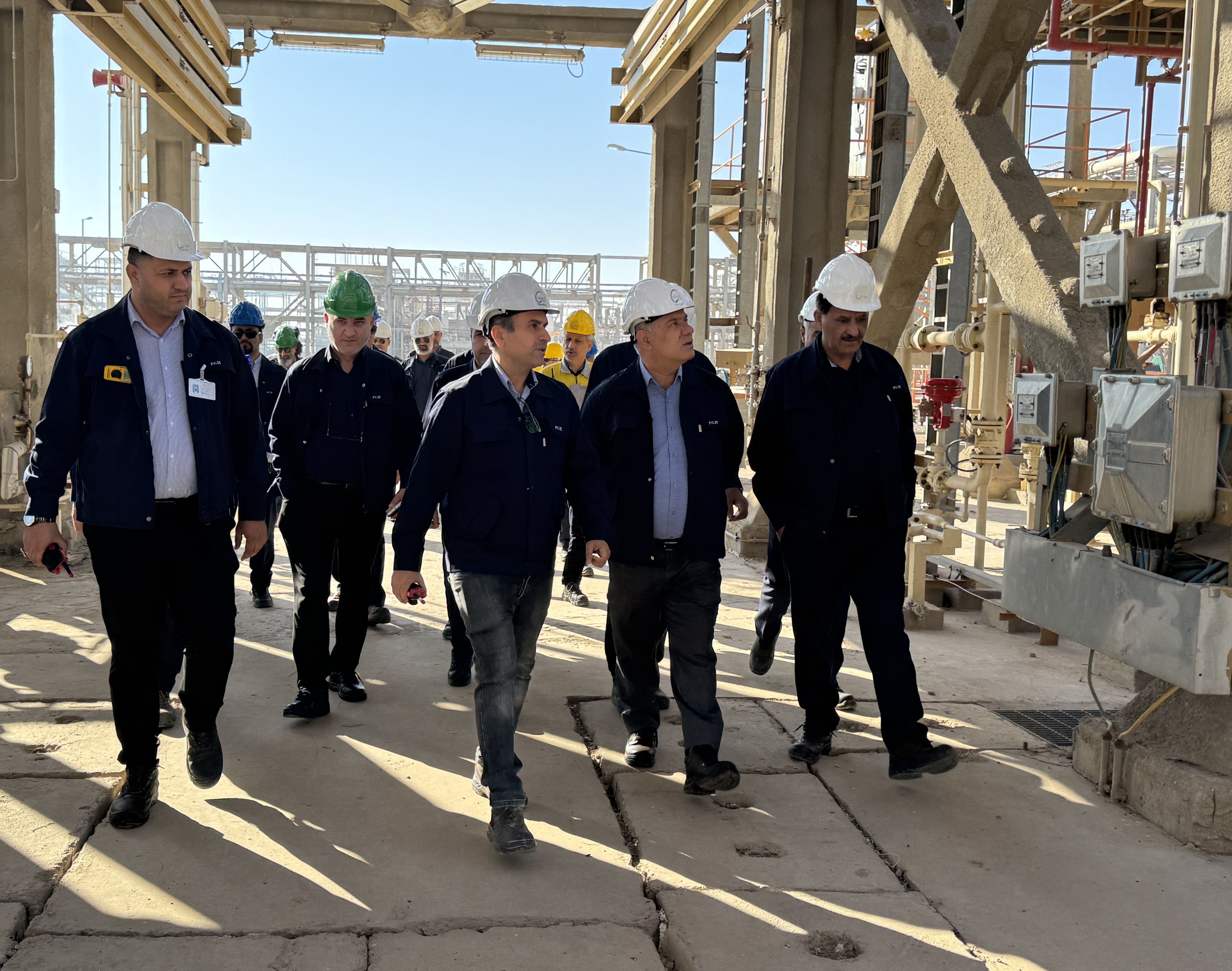 بازدید میدانی مدیرعامل از پروژه‌های در دست اقدام پالایش گاز هویزه خلیج‌فارس
