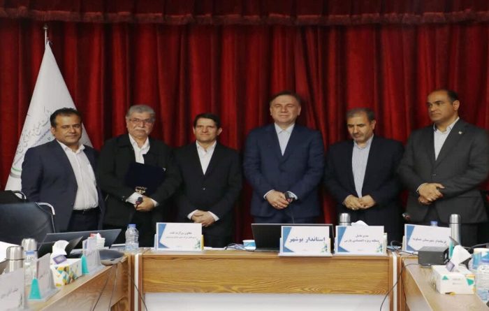 تقدیر از مدیرعامل پتروشیمی بوشهر توسط معاون وزیر نفت و مدیرعامل شرکت ملی صنایع پتروشیمی تقدیر از مدیرعامل پتروشیمی بوشهر توسط معاون وزیر نفت و مدیرعامل شرکت ملی صنایع پتروشیمی