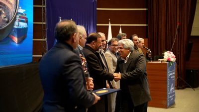 درخشش پتروشیمی شیراز در عرصه صادرات؛ دریافت تندیس صادرکننده برتر فارس