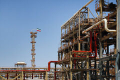 ظرفیت برداشت روزانه نفت از مخازن جنوب کشور ۲۵۰ هزار بشکه افزایش یافت