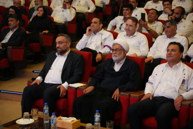 مراسم بزرگداشت هفته کارگر و تجلیل از کارگران نمونه پتروشیمی جم برگزار شد مراسم بزرگداشت هفته کارگر و تجلیل از کارگران نمونه پتروشیمی جم برگزار شد