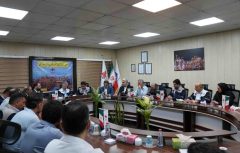 تجدید میثاق با رهبری در سنگر صنعت و تولید؛ استقبال پرشور کارکنان کیمیای پارس خاورمیانه از رضا گنجی مدیرعامل شرکت کیمیای پارس خاورمیانه